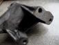 Preview: Alfa Romeo 147 Bj 2001 Original Motorhalter Halter vorne rechts 60602860