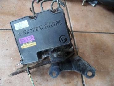 Toyota Yaris Verso ABS Steuergerät Hydraulik 89541-52110