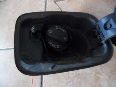 Preview: Audi A4 8K B8 Tankdeckel Tankklappe mit Stellmotor 8K0010508 4L0862153