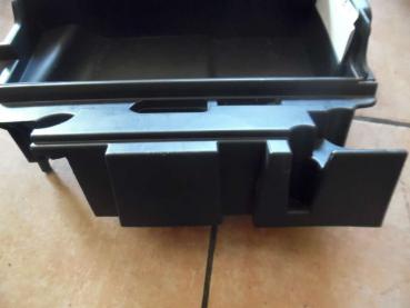 Preview: BMW 5er E61 Batterieabdeckung Kofferraum 7068949
