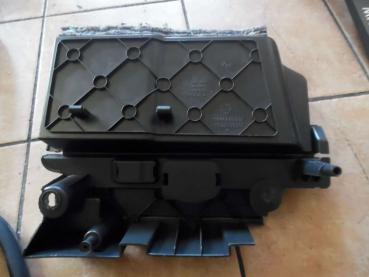 Preview: BMW 5er E61 Batterieabdeckung Kofferraum 7068949