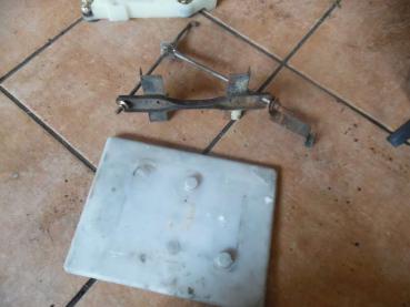 Toyota Yaris Verso Batterienhalter
