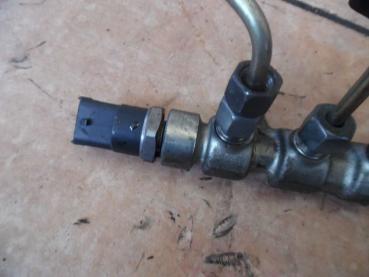Preview: Renault Espace IV 2,2dci Einspritzleiste Kraftstoffverteiler 8200378703 0445214079