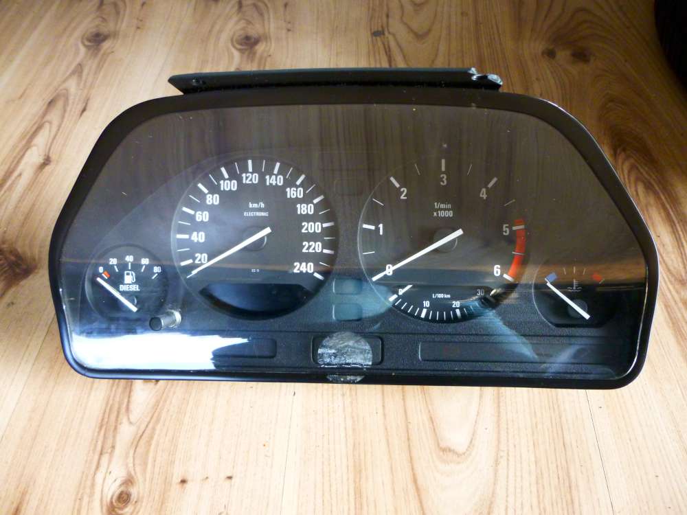 BMW E34 Tacho Tachometer Kombiinstrument 6160531010 8359359 9220300940