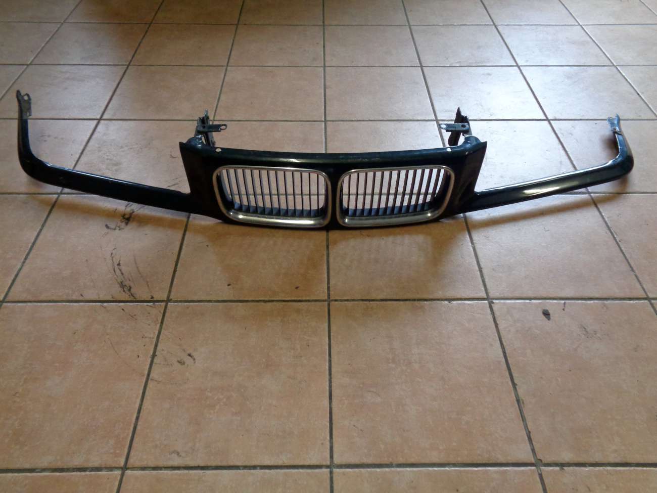 BMW 3er E36 Original K?hlergrill Frontgrill Frontblech Farbe gr?n 51138122238