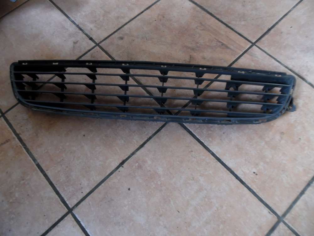 Opel Zafira B Frontgrill Sto?stangengrill mitte unten 13124978