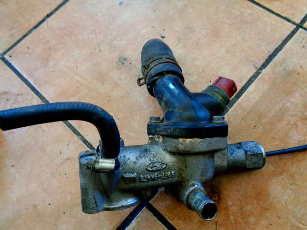 Ford Mondeo 1.8L Bj:97 Thermostat Thermostatgeh?use 89FF-9K478