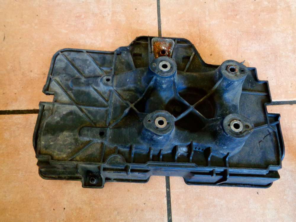 VW Golf 4 Batterietr?ger Halter 1J0915333A