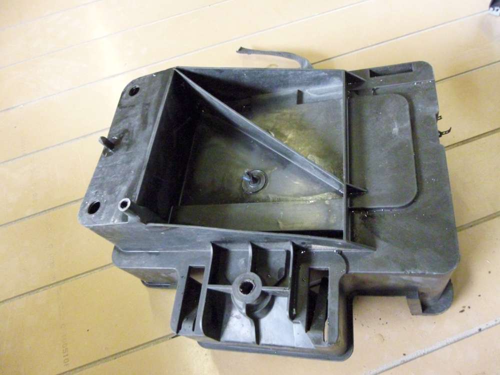 Ford Focus Batteriehalter Batteriekasten 98AB10723AH