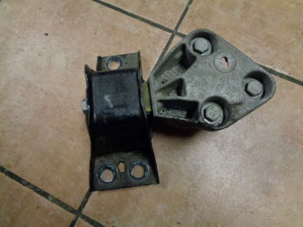 Renault Clio 3 Motorhalter Rechts 8200281186