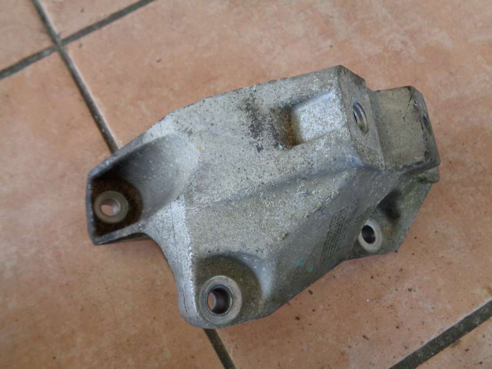 VW Golf 4 Bj:1998 Getriebehalter Motorhalter Links 1J0199117