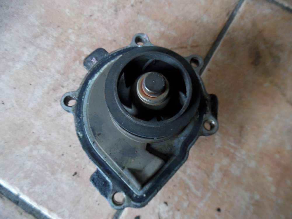 Opel Zafira B Wasserpumpe 24405896