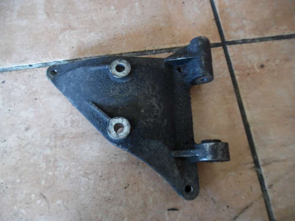 Audi A6 4B Halter Klimakompressor 059260885