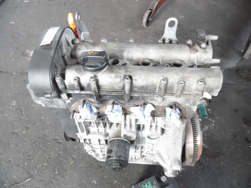 VW Golf IV 1J 1,4L Bj:2000 Motor APE ohne Anbauteile Benzin 036103373