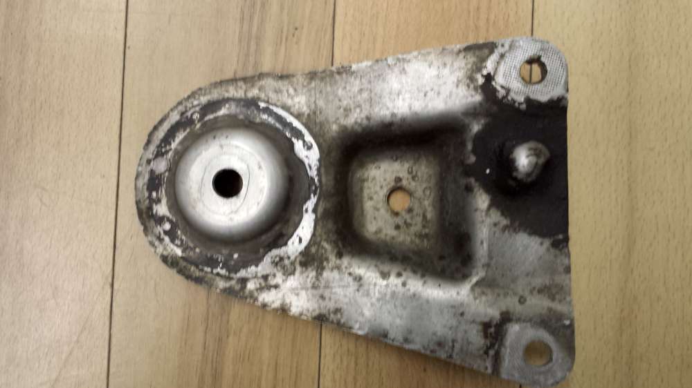 Audi A4 Bj98 Motorhalter Rechts 8D0399542B