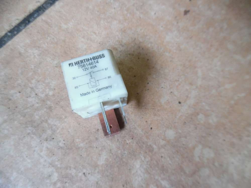 VW Polo 9N 1,2L Relais Kraftstoffpumpe 75614614