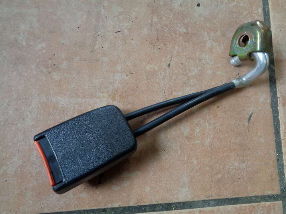 VW Golf 4 Cabrio Gurtschlo? Gurtpeitsche Hinten Links 1E0857739