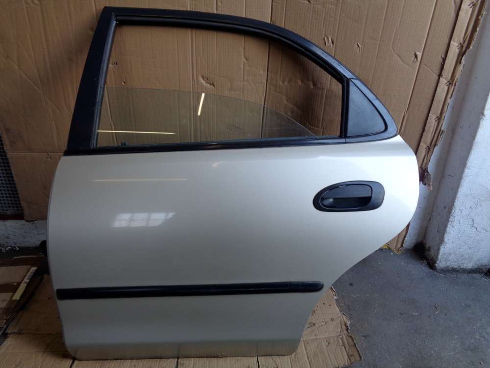 Mazda 323 BA T?r Hinten Links Silber : 4F