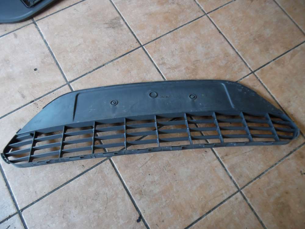 Ford Focus Sto?stangen Gitter Vorne Mitte 8M51-17B945