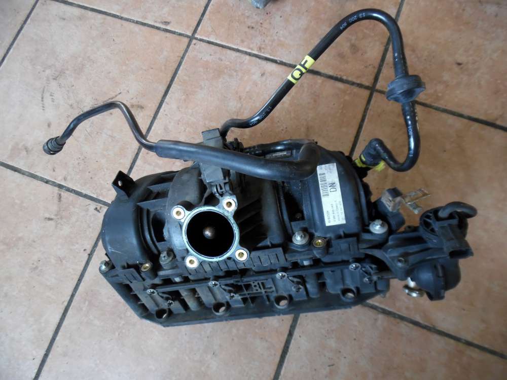 Opel Corsa D Ansaugbr?cke Ansaugkr?mmer mit ventil 55557906 1928498092