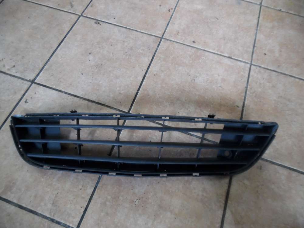 Opel Corsa D Gitter Grill Sto?stange Mitte unten Vorne 13179958