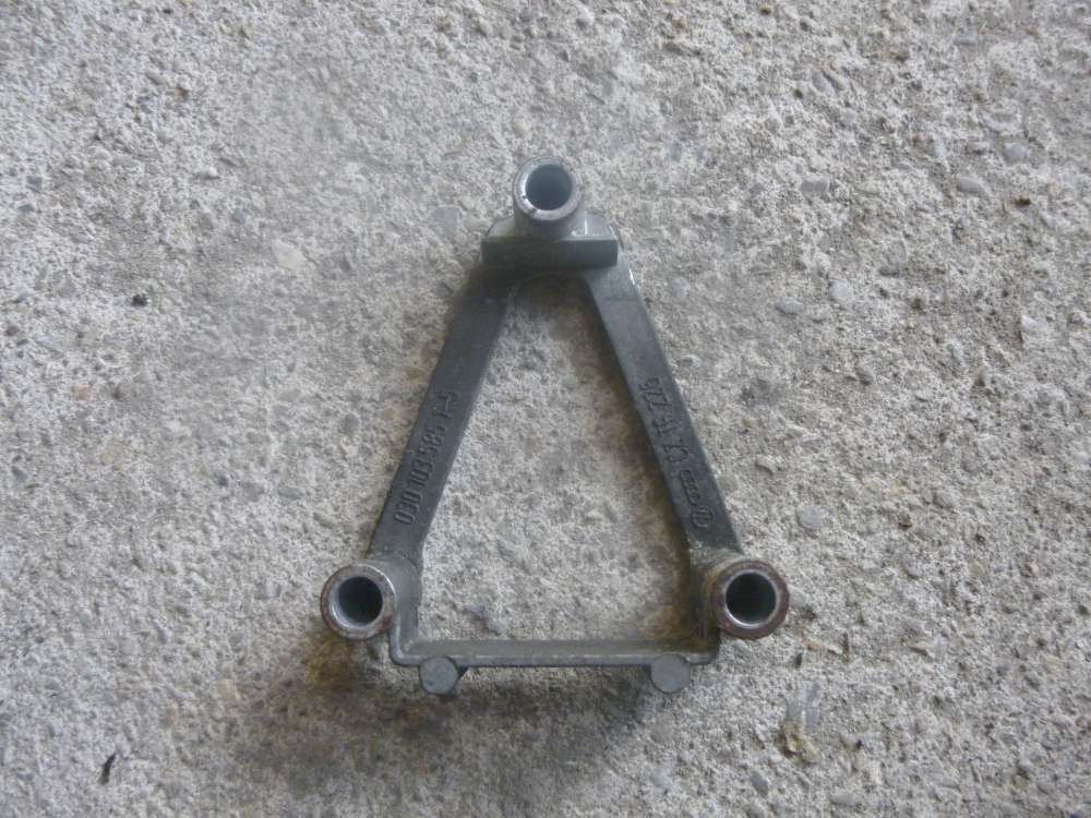 Seat Ibiza Halter F?hrung 030103585