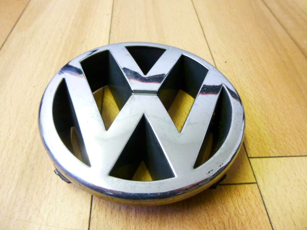 VW Passat Bj.2000 Emblem K?hlergrill 3B0853601A