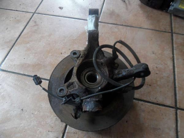 Toyota Yaris Verso Achsschenkel Radnabe Radlager Vorne Rechts