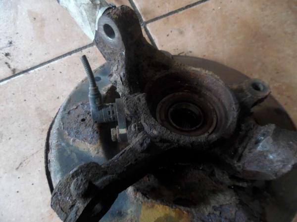 Toyota Yaris Verso Achsschenkel Radnabe Radlager Vorne Links