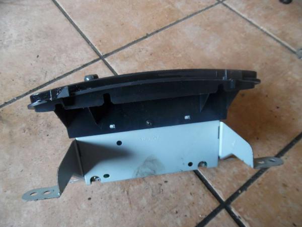 Toyota Yaris Verso Bedienteil Display Radio 86110-52030