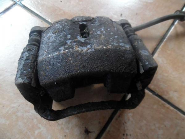 Toyota Yaris Verso Bremssattel Sattel Vorne Links