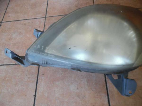 Toyota Yaris Verso Frontscheinwerfer Scheinwerfer Links