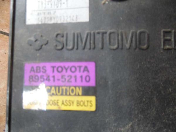Toyota Yaris Verso ABS Steuergerät Hydraulik 89541-52110