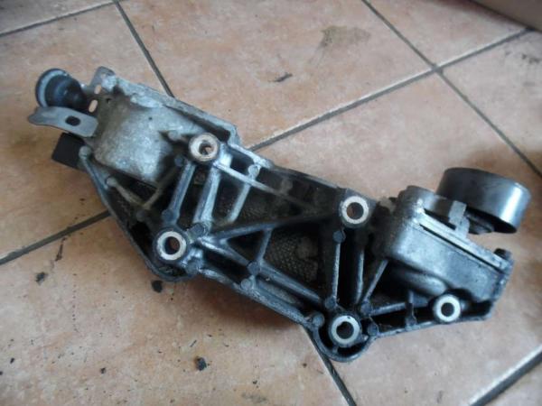 Renault Koleos Y 2,0dci Aggregatehalter Träger 8200527320