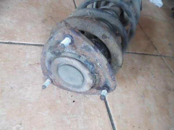 Toyota Yaris Verso Stoßdämpfer Federbein Vorne Rechts