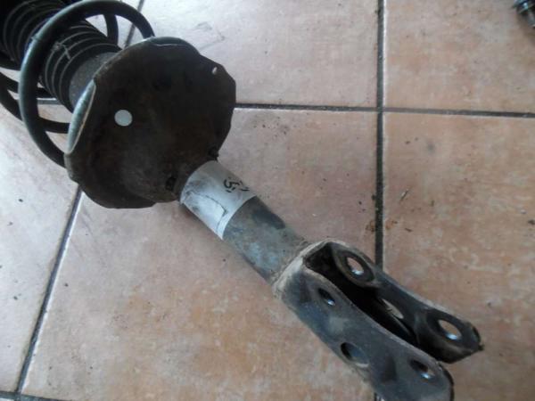 Toyota Yaris Verso Stoßdämpfer Federbein Vorne Rechts