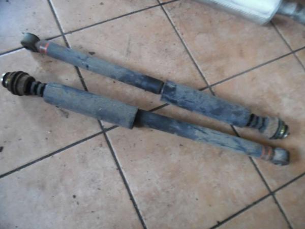 Toyota Yaris Verso Stoßdämpfer Federbein Hinten