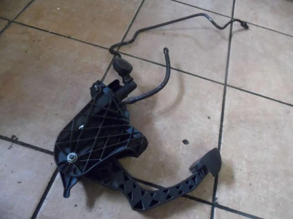 Skoda Octavia 1Z5 Kupplungspedal mit Kupplungsnehmerzylinder 1K1721059