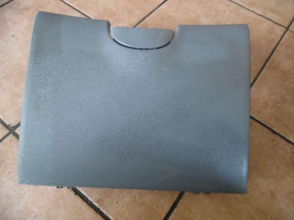Toyota Yaris Verso Handschufach Ablagefach 55550-52020