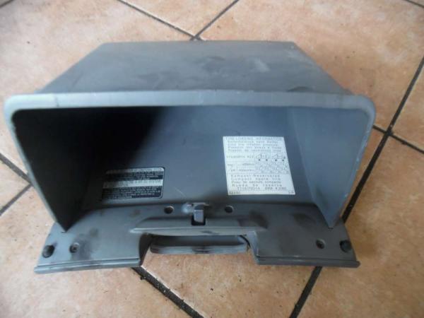 Toyota Yaris Verso Handschufach Ablagefach 55550-52020