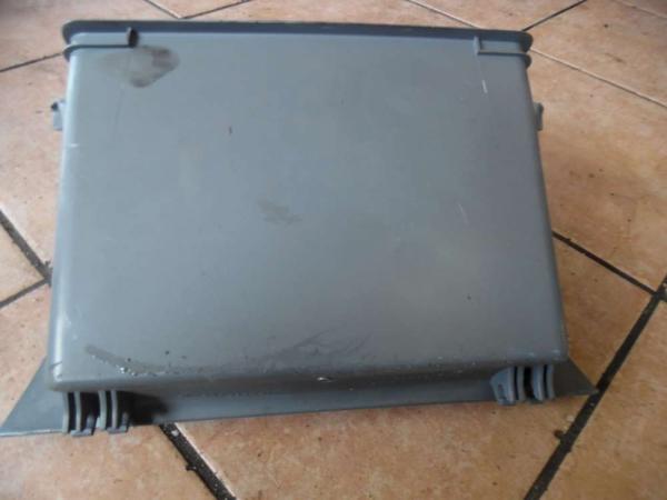 Toyota Yaris Verso Handschufach Ablagefach 55550-52020