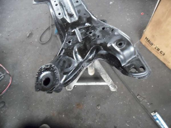 Toyota Yaris Verso Achsträger Vorderachsträger