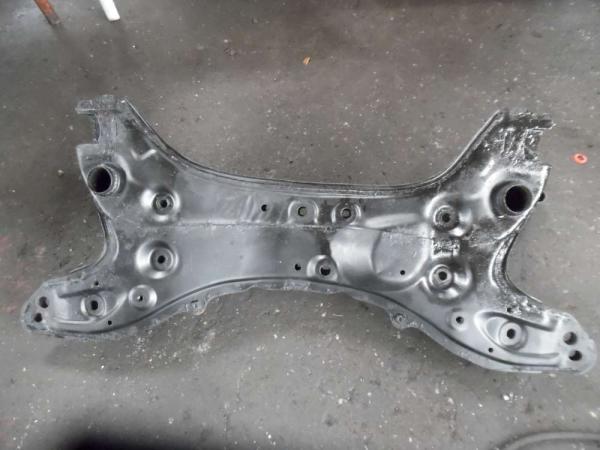 Toyota Yaris Verso Achsträger Vorderachsträger