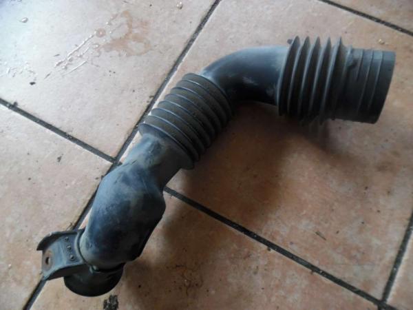 Toyota Yaris Verso Ansaugschlauch Schlauch