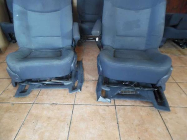 Renault Espace IV Innenausstattung Sitze 7-Sitze dunkelblau