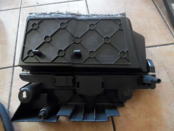 BMW 5er E61 Batterieabdeckung Kofferraum 7068949