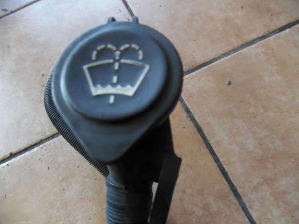 BMW 5er E61 Windschutzscheibe Reinigung Einfüllstutzen 7144396