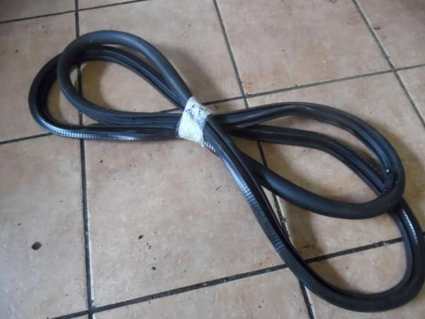 VW Golf VI Türdichtung Dichtung Hinten Rechts 5K6867913