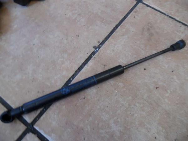 BMW 5er E61 Gasdämpfer Heckklappendämpfer 7148817