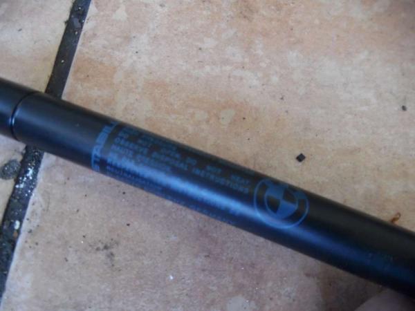 BMW 5er E61 Gasdämpfer Heckklappendämpfer 7148817